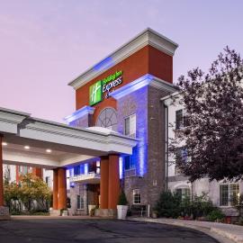 Holiday Inn Express & Suites Evanston by IHG，位于埃文斯顿的酒店