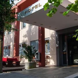 Hotel Prunk,位于塞扎纳的酒店
