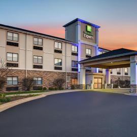 Holiday Inn Express Marshall by IHG，位于马歇尔的酒店