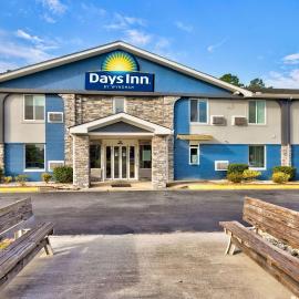 Days Inn by Wyndham Savannah Gateway I-95,位于萨凡纳的酒店
