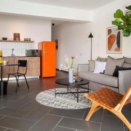 LIV URBAN Suites，位于拉纳卡的酒店