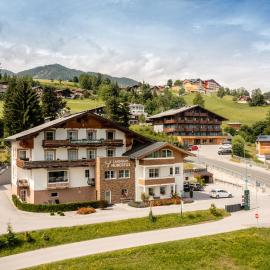 Landhaus Hubertus Wellness & Breakfast，位于斯拉德明的酒店