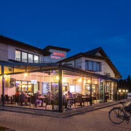 Simbad Hotel & Bar Superior,位于莫雄马扎尔古堡的酒店