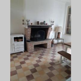 GITE, MAISON A LA CAMPAGNE ARDENNES, AISNE,MARNE，位于Le Thour的酒店