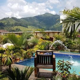 Hostal Hilltop Salento，位于萨兰托的酒店