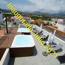 NERJA-CENTRO-JACUZZI- MIRADOR DE LA ERMITA- Adults Recommended，位于内尔哈的酒店