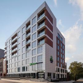 Holiday Inn Express & Suites Woodside LaGuardia Airport，位于皇后区的酒店