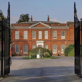 Baylis Park Hotel
