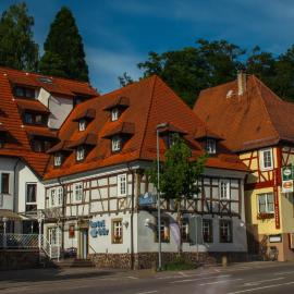 Hotel Bär，位于辛斯海姆的酒店