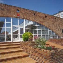 Apartamentos Elena，位于拉雷多的酒店