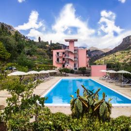 Residence Villa Mare Taormina，位于勒托阳尼的酒店