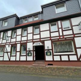 Deutsche Eiche Hotel & Restaurant,位于Dassel的酒店