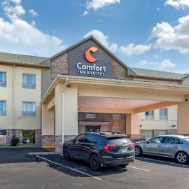 Comfort Inn & Suites Cincinnati Uptown Clifton，位于辛辛那提的酒店