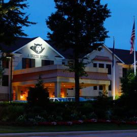 The Inn At Fox Hollow Hotel，位于伍德伯里的酒店