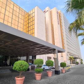 Crowne Plaza Kuwait Al Thuraya City by IHG,位于科威特的酒店