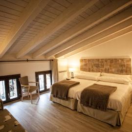 Hotel Pura Vida，位于Valgañón的酒店