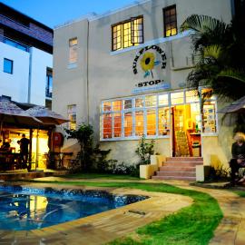 A Sunflower Stop Backpackers，位于开普敦的酒店