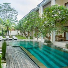 Akatara Hotel，位于珀尼达岛的酒店