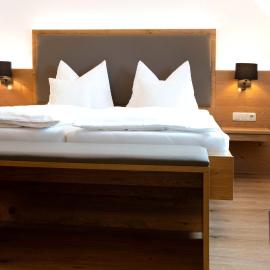 Hotel Gasthof Rosenwirt,位于Au in der Hallertau的酒店