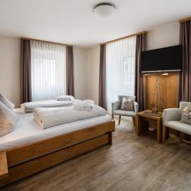 Hotel Zur Post,位于巴特阿巴赫的酒店