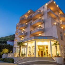 Hotel Bella Vista，位于德尔韦尼克的酒店