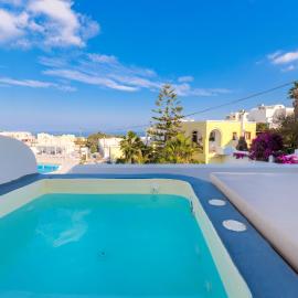 The Muses of Santorini Private Jacuzzi Suites，位于弗通的酒店