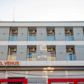 HOTEL VENUS,位于Veraval的酒店