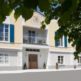 Hotel Zum Schlössle,位于Finningen的酒店