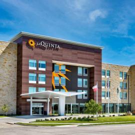 La Quinta Inn & Suites by Wyndham Terrell,位于特勒尔的酒店
