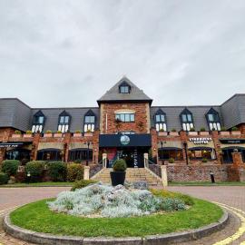 Village Hotel Manchester Cheadle,位于奇德尔的酒店