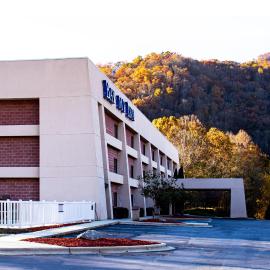 Bay Mountain Inn Cherokee Smoky Mountains,位于切罗基的酒店