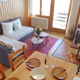 Apartment Centaure-3 by Interhome，位于莱斯拉塞斯的酒店