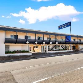 Comfort Inn & Suites Manhattan,位于阿德莱德的酒店