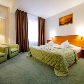 Hotel Rivulus，位于巴亚马雷的酒店