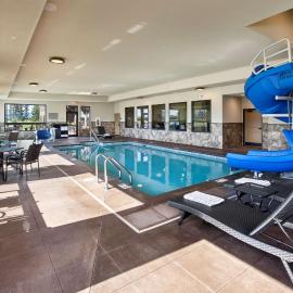 Glacier International Lodge，位于卡利斯佩尔的酒店