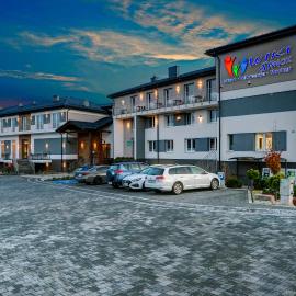Hotel Wiki Sanok Events & Bowling,位于萨诺克的酒店