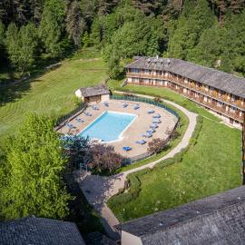 Les Hameaux De Lozere Sure Hotel Collection by Best Western，位于Fournels的酒店