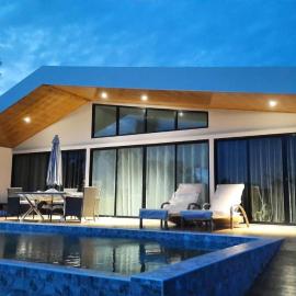 Lom Lay Beach Front Pool Villa Chaam, Huahin，位于Ban Bo Yai的酒店