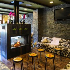 Hotel Vall d´Aneu，位于埃斯特里-德阿内乌的酒店