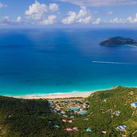 Wyndham Tortola BVI Lambert Beach Resort,位于East End的酒店