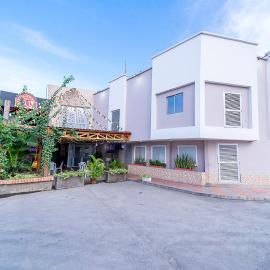 Hotel Baly Express，位于Malambo的酒店