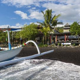 Amed Lodge by Sudamala Resorts，位于艾湄湾的酒店