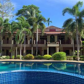 Rattana Guesthouse & Bungalow，位于查汶的酒店