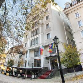 City Park Hotel，位于基希讷乌的酒店