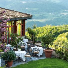 Romantik Hotel Turm，位于菲耶的酒店