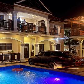 Yussals Serviced Apartment，位于Kokrobite的酒店