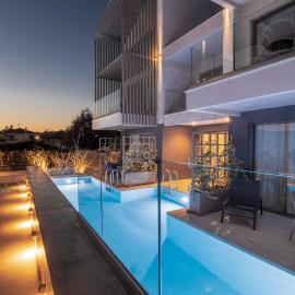 Serenity Suites，位于尼基季的酒店