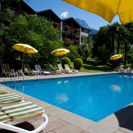 Hotel Tannerhof，位于梅拉诺的酒店