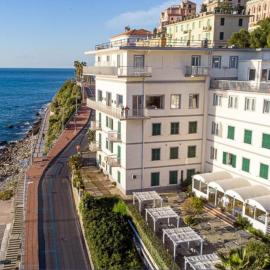 Hotel Corallo，位于因佩里亚的酒店