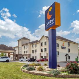 Comfort Inn & Suites North Aurora - Naperville，位于奥罗拉的酒店